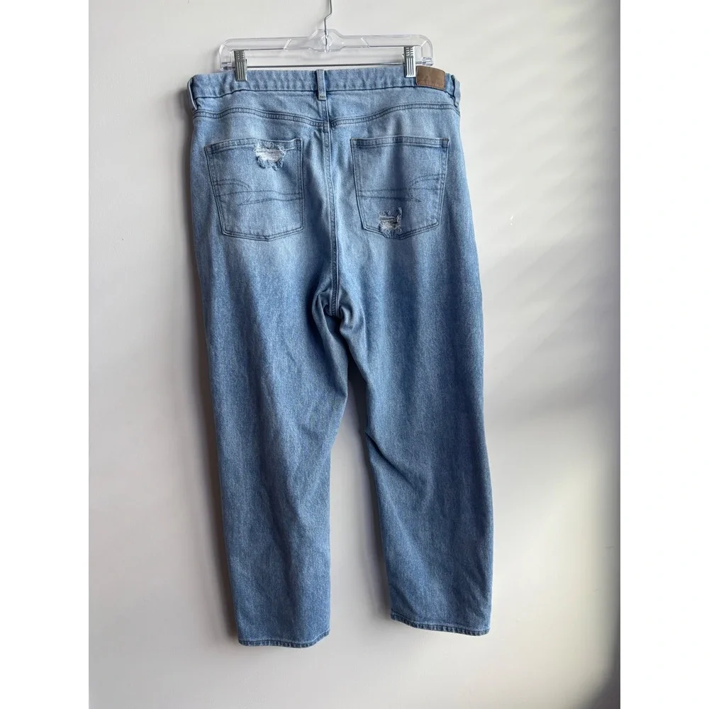 American Eagle Light Wash Distressed Mom Jeans Women 18 Regular